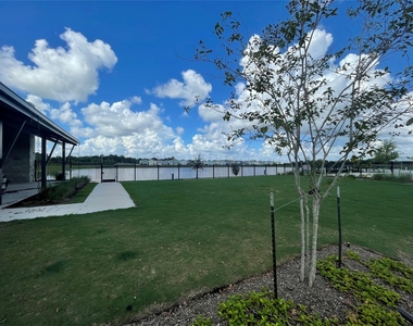 705 Seabreeze Drive - Photo Thumbnail 23