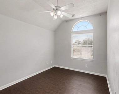 19534 Country Canyon Drive - Photo Thumbnail 13
