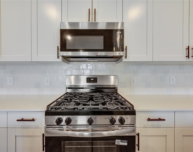 3550 Lovebird Lane - Photo Thumbnail 7