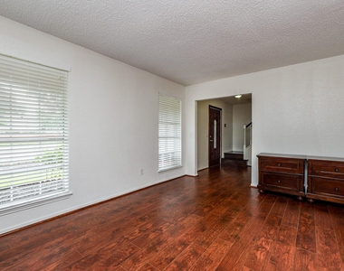 3206 Settlers Way Boulevard - Photo Thumbnail 6