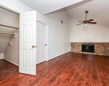 3206 Settlers Way Boulevard - Photo Thumbnail 13