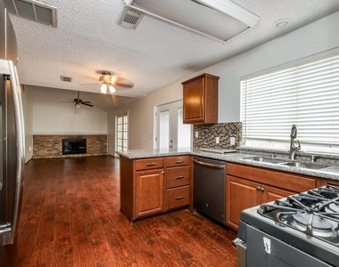 3206 Settlers Way Boulevard - Photo Thumbnail 9