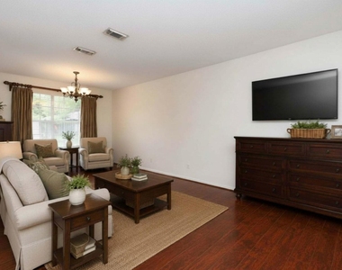 3206 Settlers Way Boulevard - Photo Thumbnail 2