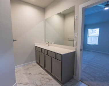 14622 Diamond Dove Lane - Photo Thumbnail 10