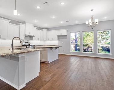 1456 River Oaks Drive - Photo Thumbnail 5