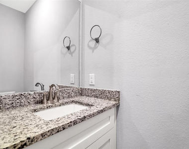 1456 River Oaks Drive - Photo Thumbnail 17