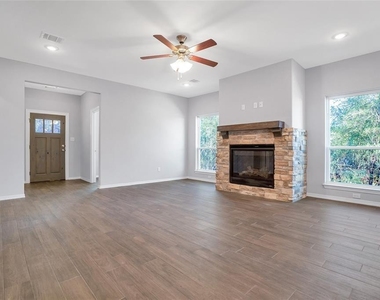 1456 River Oaks Drive - Photo Thumbnail 10