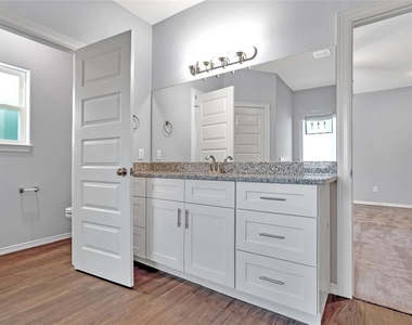 1456 River Oaks Drive - Photo Thumbnail 23