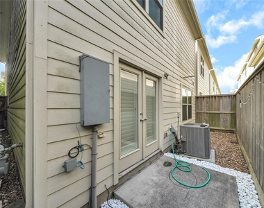 3633 Main Plaza Drive - Photo Thumbnail 20