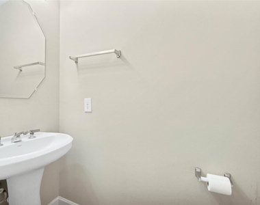 3633 Main Plaza Drive - Photo Thumbnail 6