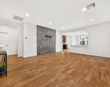 923 Saginaw Bay Court - Photo Thumbnail 1