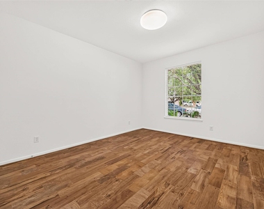 923 Saginaw Bay Court - Photo Thumbnail 23
