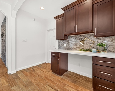 923 Saginaw Bay Court - Photo Thumbnail 11