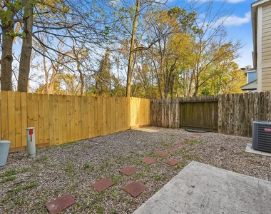 16526 Pentonshire Lane - Photo Thumbnail 14
