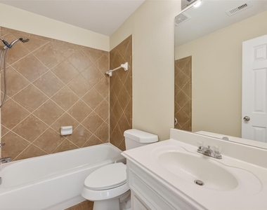 16526 Pentonshire Lane - Photo Thumbnail 10