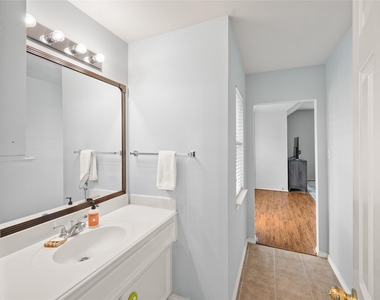 1723 Redwing Haven Drive - Photo Thumbnail 18