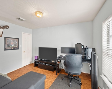 1723 Redwing Haven Drive - Photo Thumbnail 13