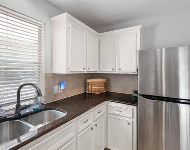 1723 Redwing Haven Drive - Photo Thumbnail 9