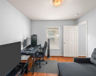 1723 Redwing Haven Drive - Photo Thumbnail 14