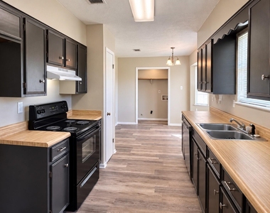 9445 Gross Street - Photo Thumbnail 4