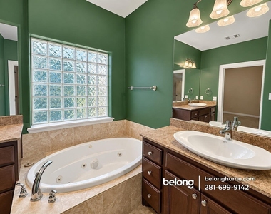 219 West 27th St - Photo Thumbnail 10