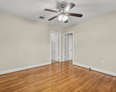 4410 Pease Street - Photo Thumbnail 3