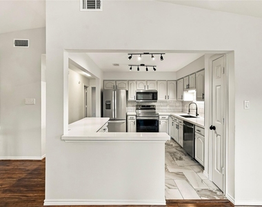 7744 Champion Pines Drive - Photo Thumbnail 15