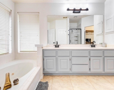 7603 Shangrila Lane - Photo Thumbnail 32