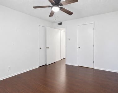 1901 S Voss Road - Photo Thumbnail 16