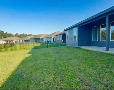16072 Tallis Drive - Photo Thumbnail 8