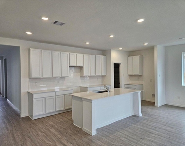 16072 Tallis Drive - Photo Thumbnail 2