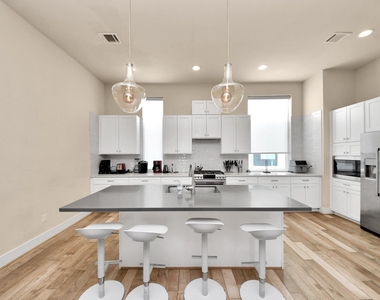 5922 Val Verde Street - Photo Thumbnail 12
