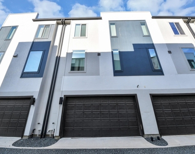 5922 Val Verde Street - Photo Thumbnail 2