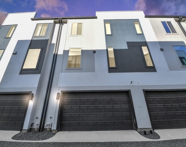 5922 Val Verde Street - Photo Thumbnail 1