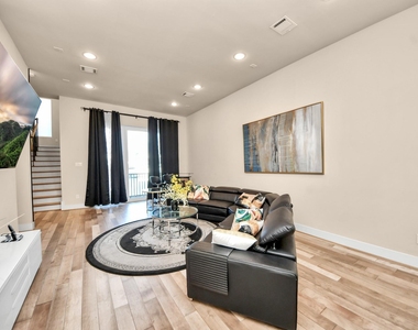 5922 Val Verde Street - Photo Thumbnail 11