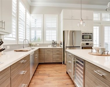 620 Delano Street - Photo Thumbnail 15
