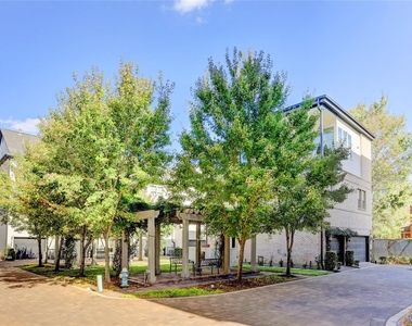 620 Delano Street - Photo Thumbnail 33