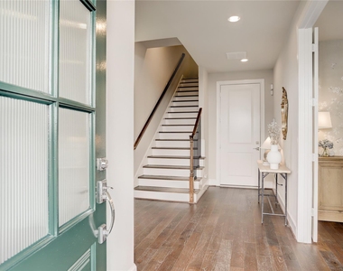 620 Delano Street - Photo Thumbnail 3