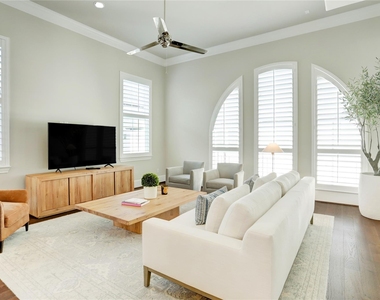 620 Delano Street - Photo Thumbnail 17