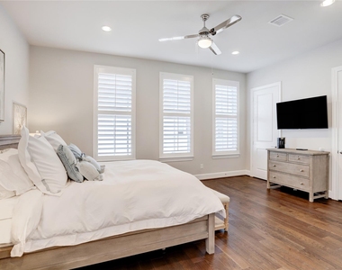 620 Delano Street - Photo Thumbnail 6