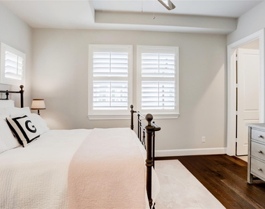 620 Delano Street - Photo Thumbnail 11
