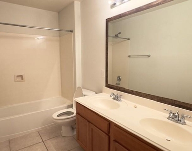 6834 Great Oaks Shadow Drive - Photo Thumbnail 18