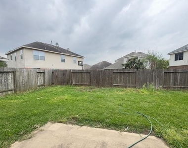 6834 Great Oaks Shadow Drive - Photo Thumbnail 21