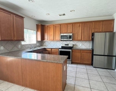 6834 Great Oaks Shadow Drive - Photo Thumbnail 7