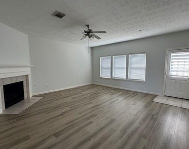 6834 Great Oaks Shadow Drive - Photo Thumbnail 3
