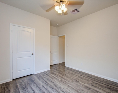 3513 Korina Way - Photo Thumbnail 33