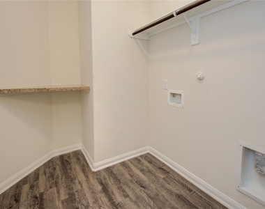 3513 Korina Way - Photo Thumbnail 38