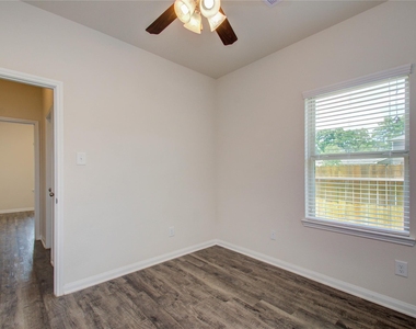 3513 Korina Way - Photo Thumbnail 32