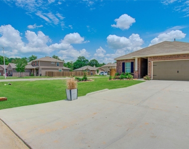 3513 Korina Way - Photo Thumbnail 2