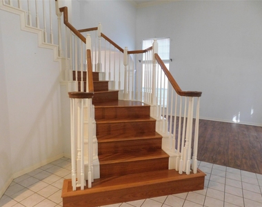 2322 Edgewood Drive - Photo Thumbnail 24